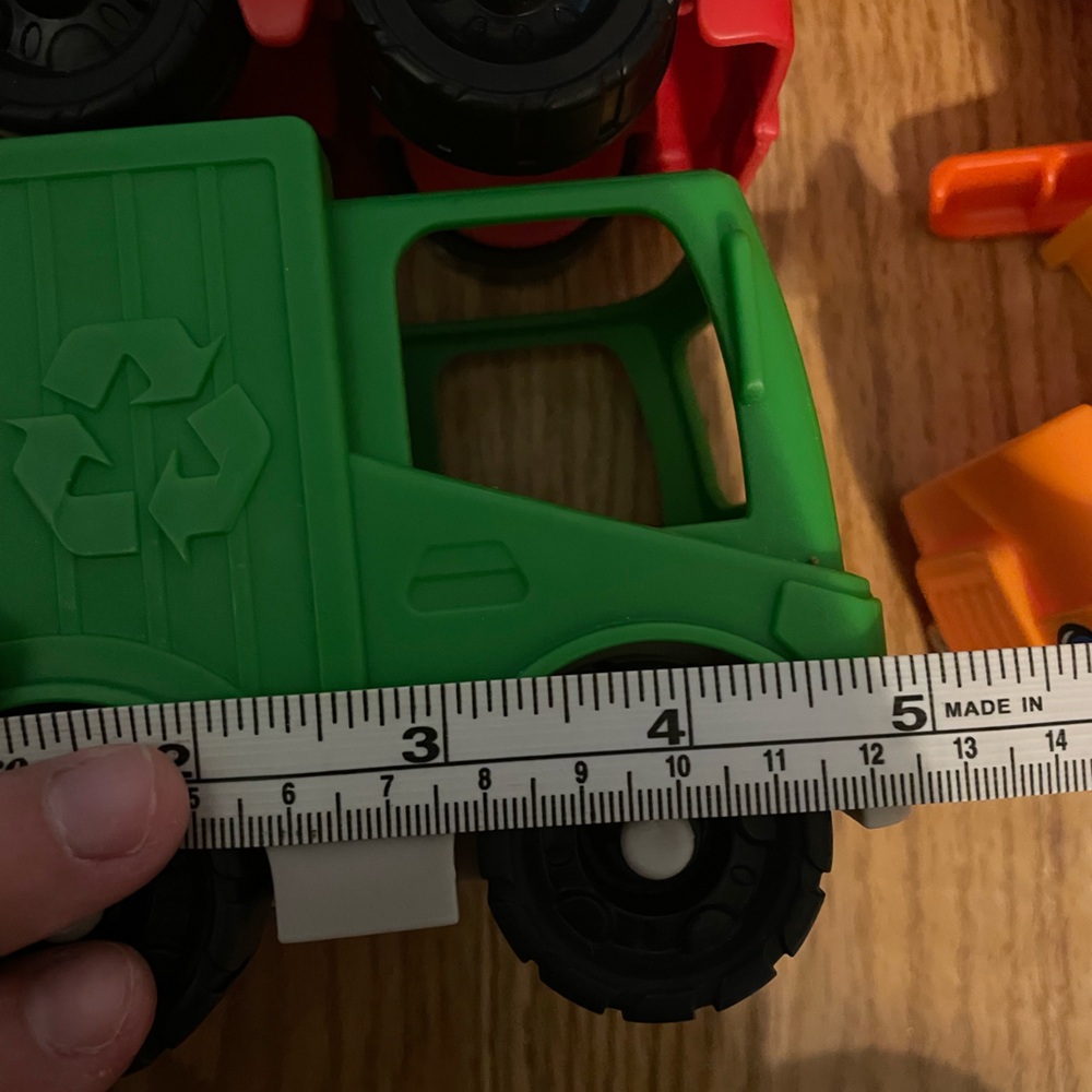 Fisher-Price‎ Little People Truck Lot EUC – Vehicles & Figures – Toddler - Picture 11 of 11